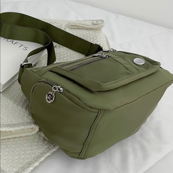 Purse - Picture 2 of 4